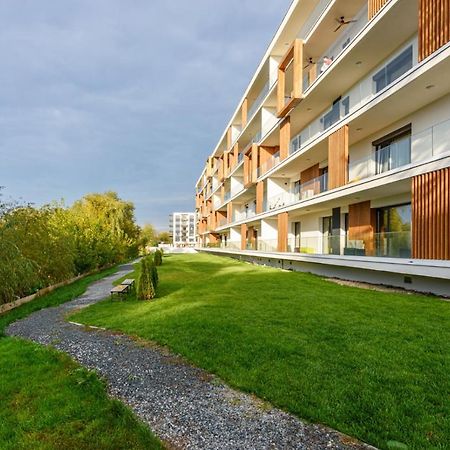 Il Lago - Turquoise - Cozy Luxurious Smart Home By The Lake Voluntari المظهر الخارجي الصورة
