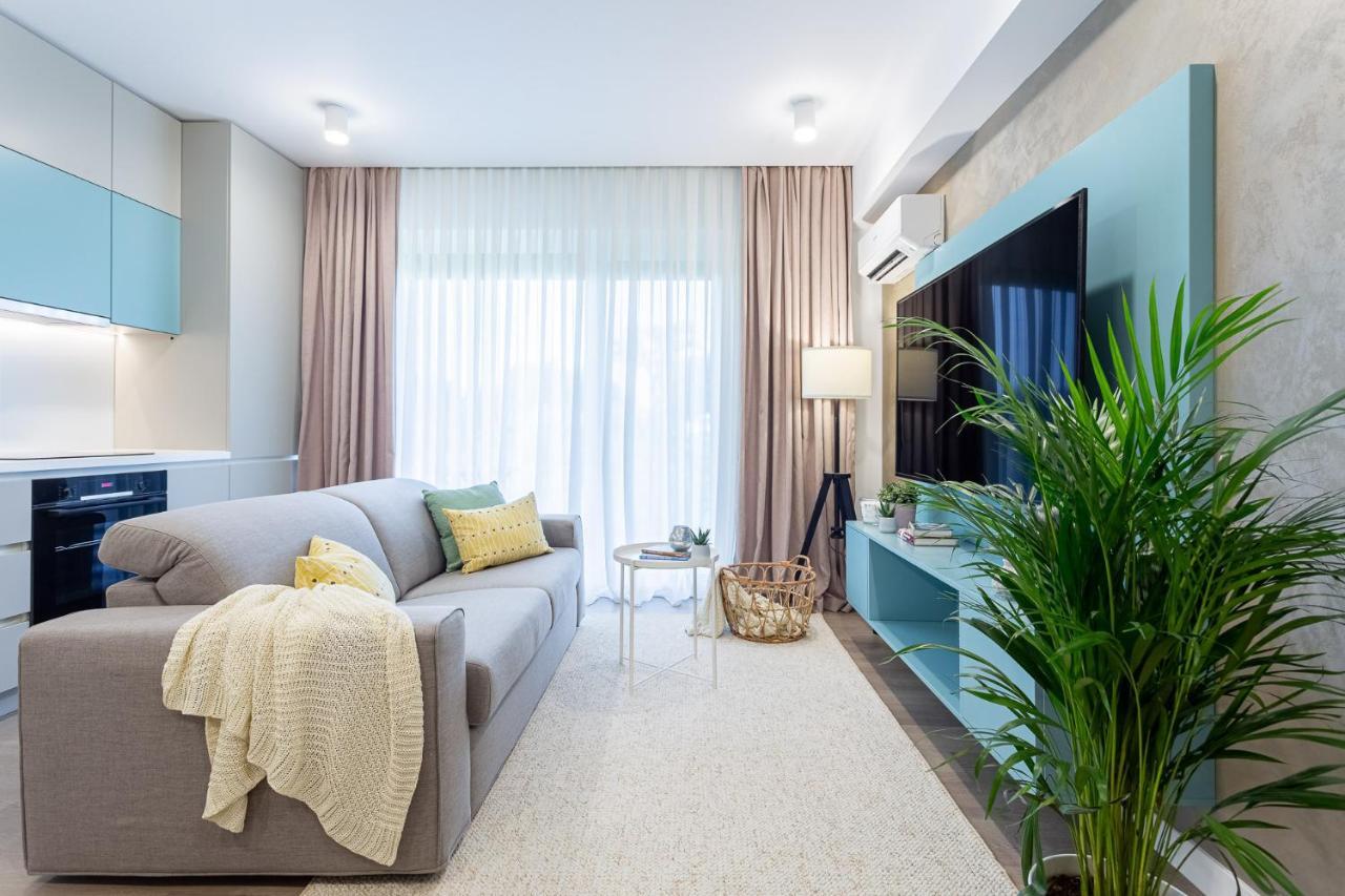 Il Lago - Turquoise - Cozy Luxurious Smart Home By The Lake Voluntari المظهر الخارجي الصورة