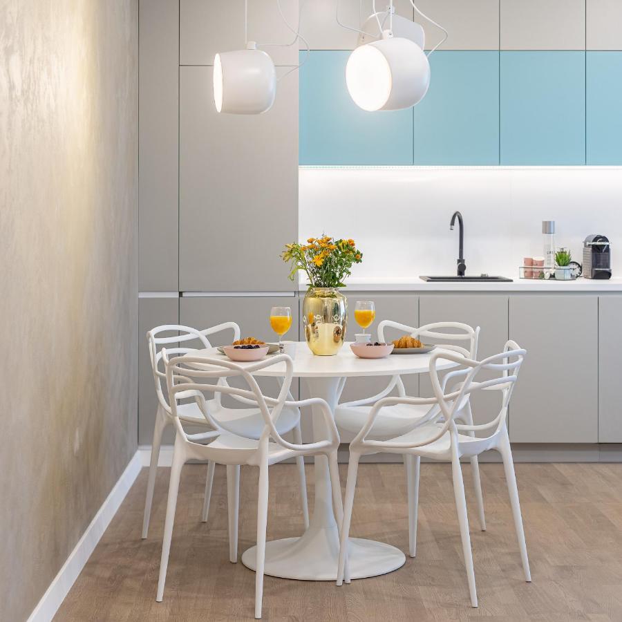 Il Lago - Turquoise - Cozy Luxurious Smart Home By The Lake Voluntari المظهر الخارجي الصورة